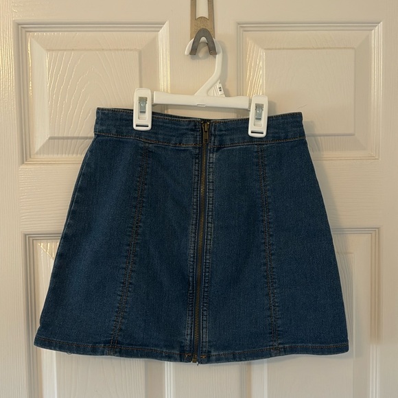 this is a mini skirt, blue jeans, brand forever21, and size small - Picture 1 of 3